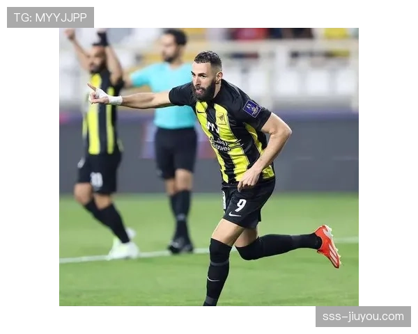 本泽马离开皇马是否明智？基于战术适配与生涯阶段的双重审视